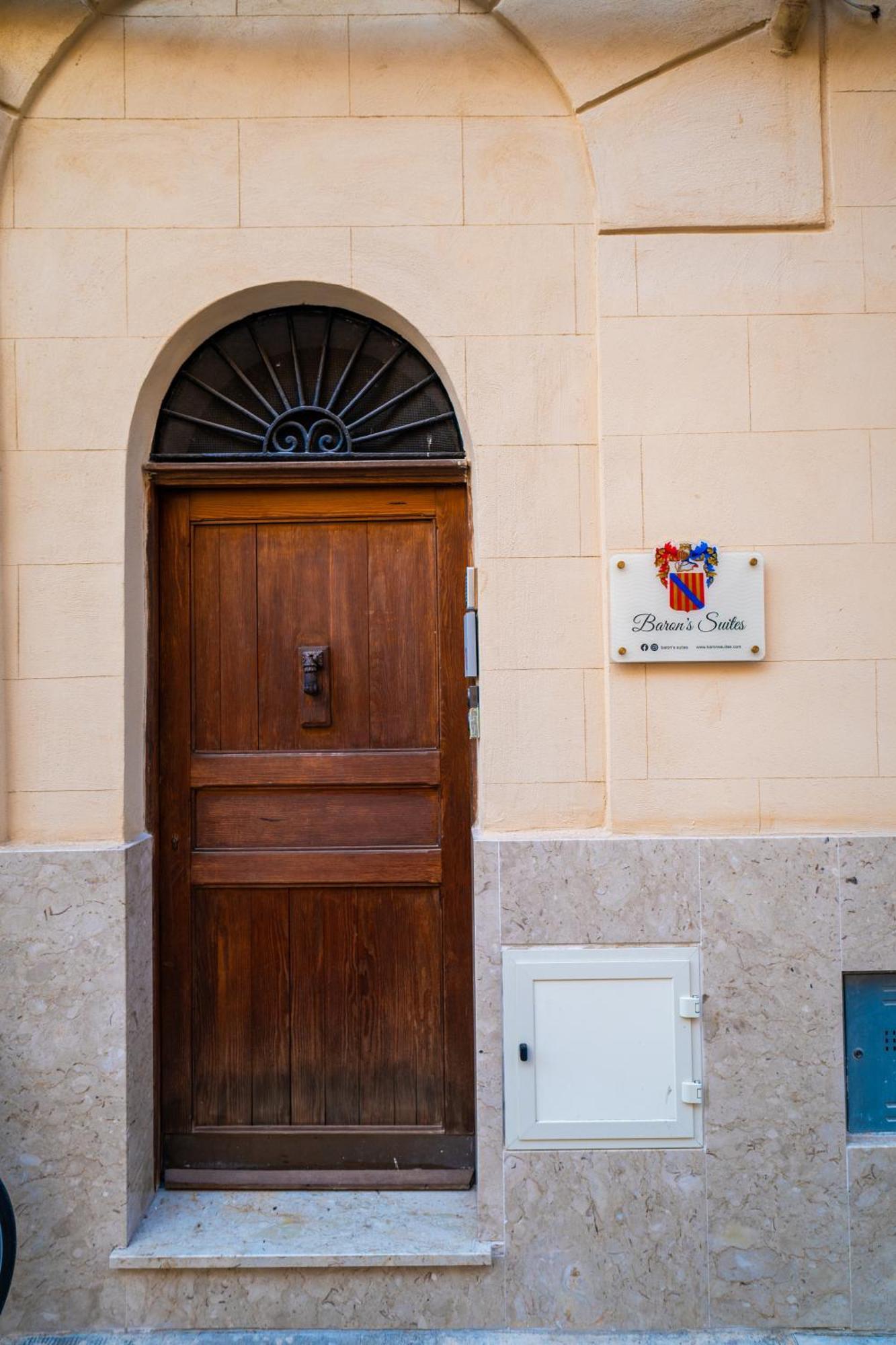 Baron'S Suites Palermo Esterno foto